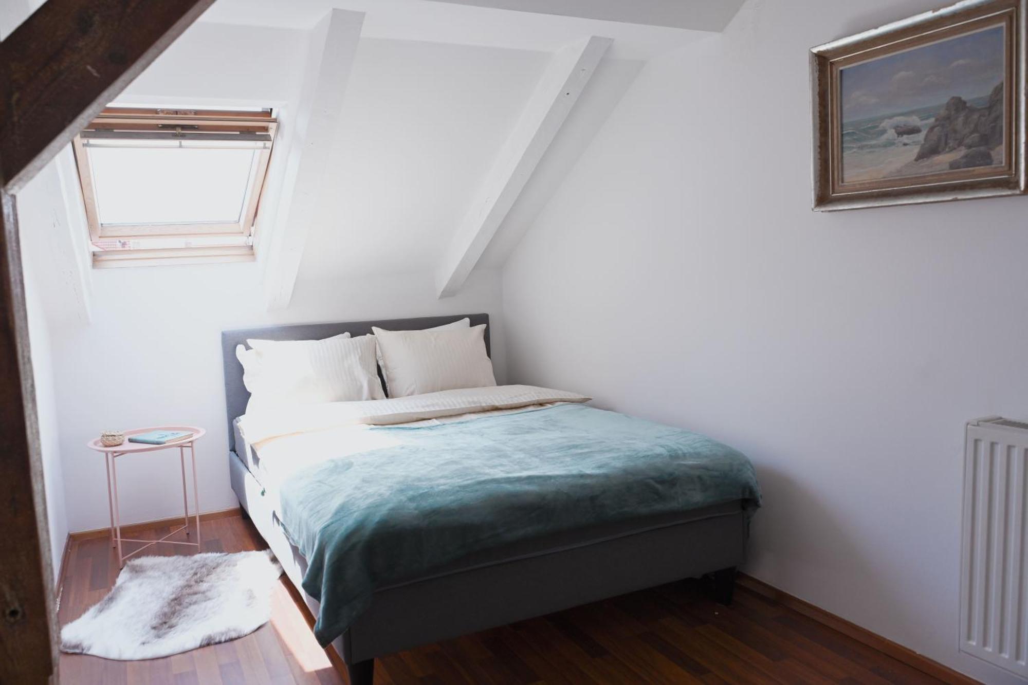 Bohemian Symphony Apartment Praha Bagian luar foto